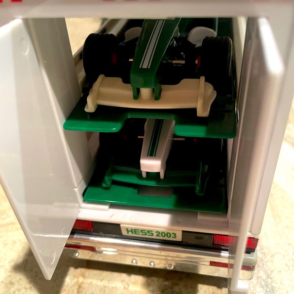 Hess truck with race cars - Picture 2 of 3
